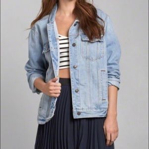 A&F Oversized Boyfriend Denim Jacke
